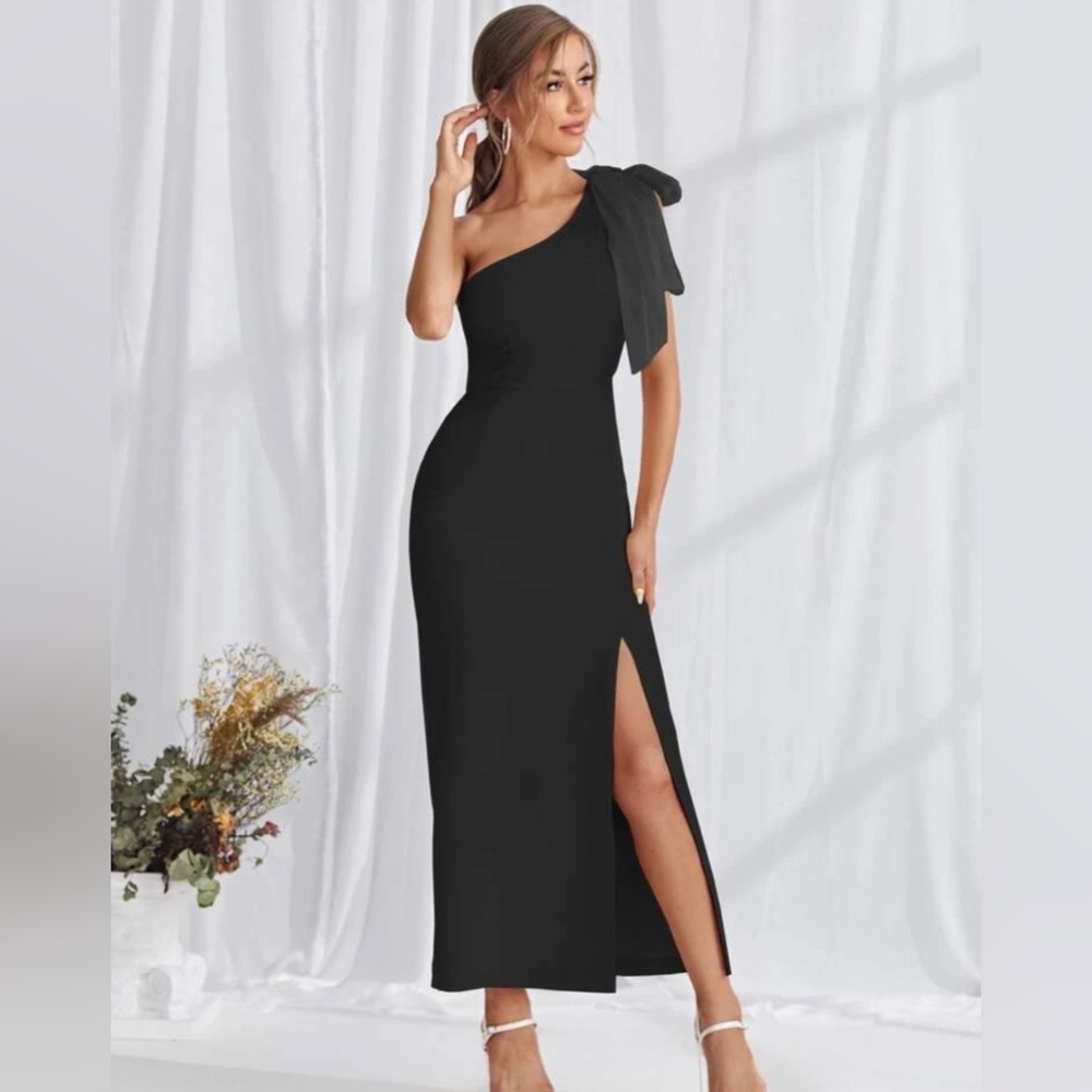 CLOSET CLOSEOUT SALE!! NWOT One Shoulder Split Thigh Fitted Dress with Satin Bow